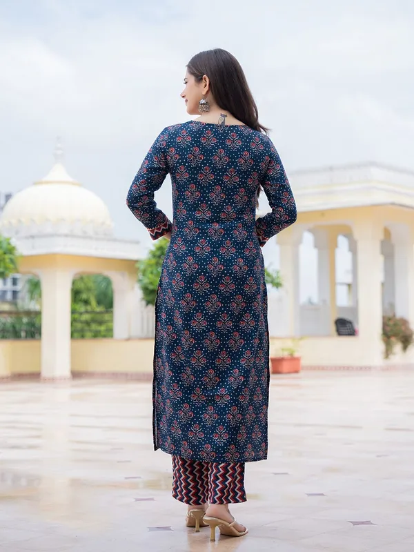 Navy_Blue_Floral_Printed_Muslin_Cotton_Straight_Kurta_Set_With_Trousers_&_Mul_Cotton_Dupatta