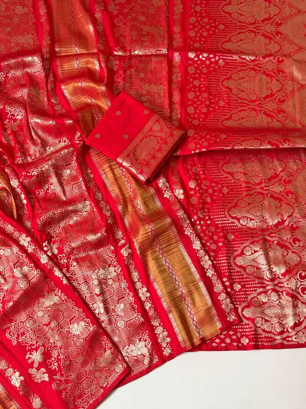Crimson_Red_Floral_Zari_Chinya_Tissue_Silk_Saree_With_Geometric_Rich_Pallu_Unstitched_Blouse