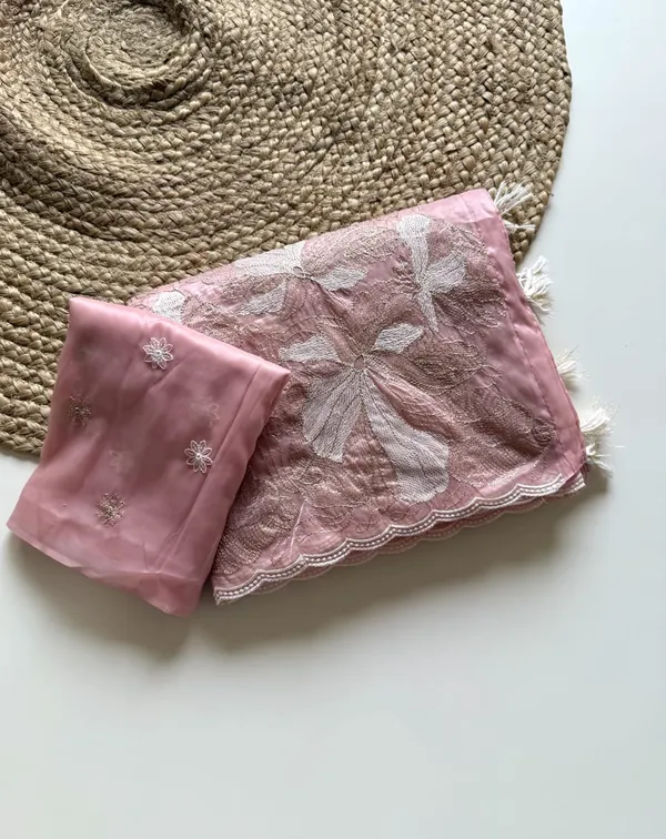 Pastel_Pink_Floral_Embroidered_Crystal_Tissue_Saree_With_Cutwork_Tassel_Pallu_And_Unstitched_Blouse