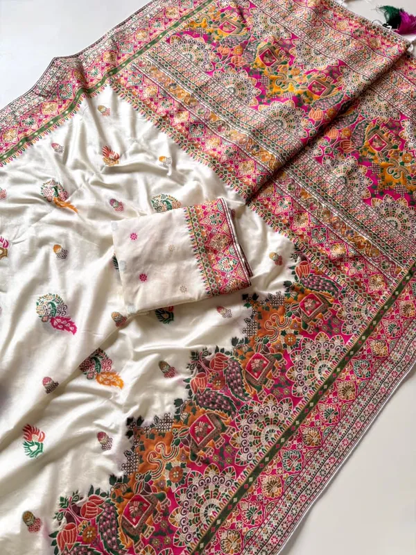 Premium_Ivory_Kashmiri_Woven_Rajwadi_Pashmina_Dola_Silk_Saree_With_Tassel_Pallu_Unstitched_Blouse