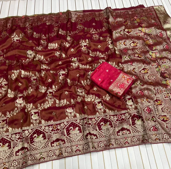 Maroon_Swan_Motif_Tisu_Shimmer_Viscose_Silk_Saree_With_Rich_Pallu_Unstitched_Blouse