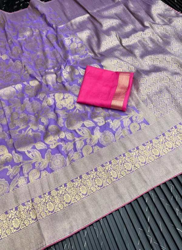Lavender_Purple_Floral_Zari_Khaddi_Crepe_Georgette_Saree_With_Rich_Woven_Pallu_Unstitched_Blouse