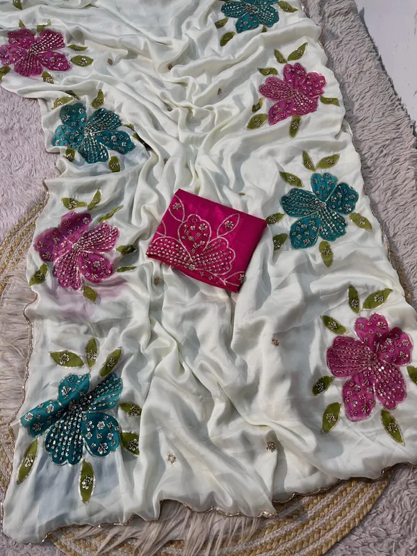 Ivory_Floral_Beaded_Rangoli_Silk_Saree_With_Cutwork_Border_And_Unstitched_Blouse