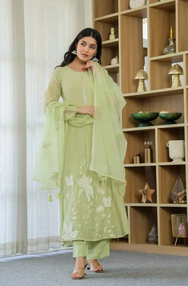 Pista_Green_Chanderi_Silk_Floral_Embroidered_Kurta_Pant_Set_With_Organza_Du_More