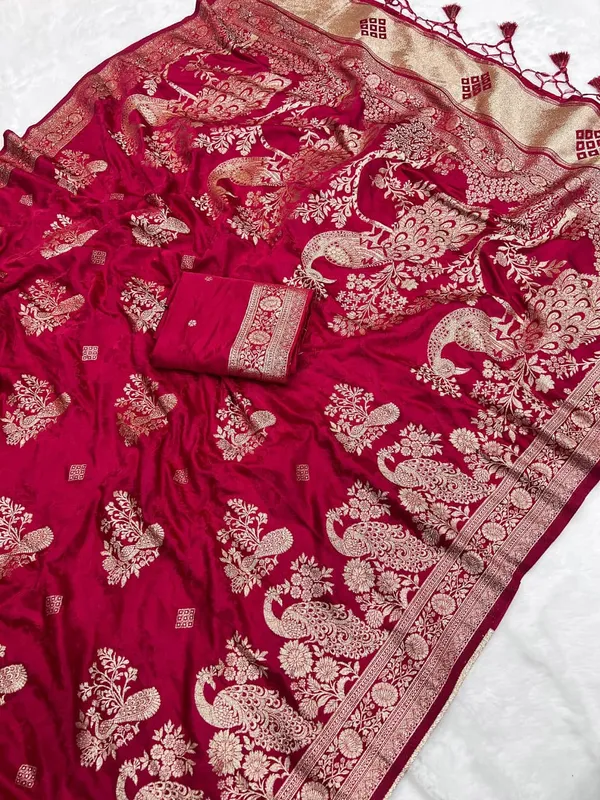Deep_Magenta_Peacock_Jacquard_Satin_Silk_Saree_With_Rich_Pallu_Unstitched_Running_Blouse