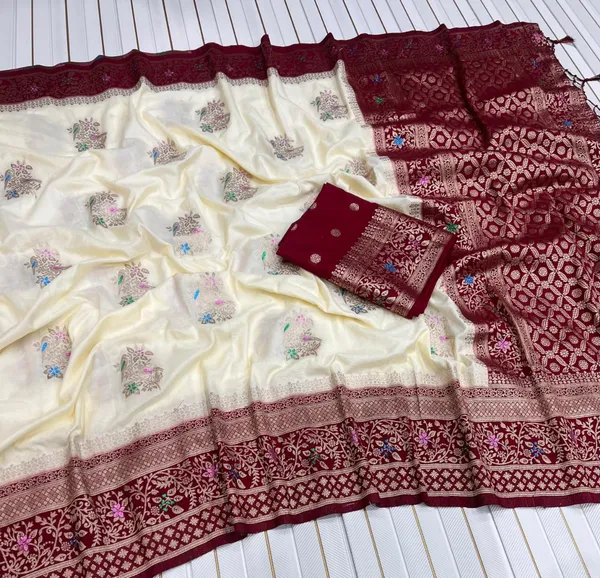 Ivory_Floral_Meena_Khadi_Crepe_Georgette_Saree_With_Antique_Zari_Rich_Pallu_And_Unstitched_Blouse