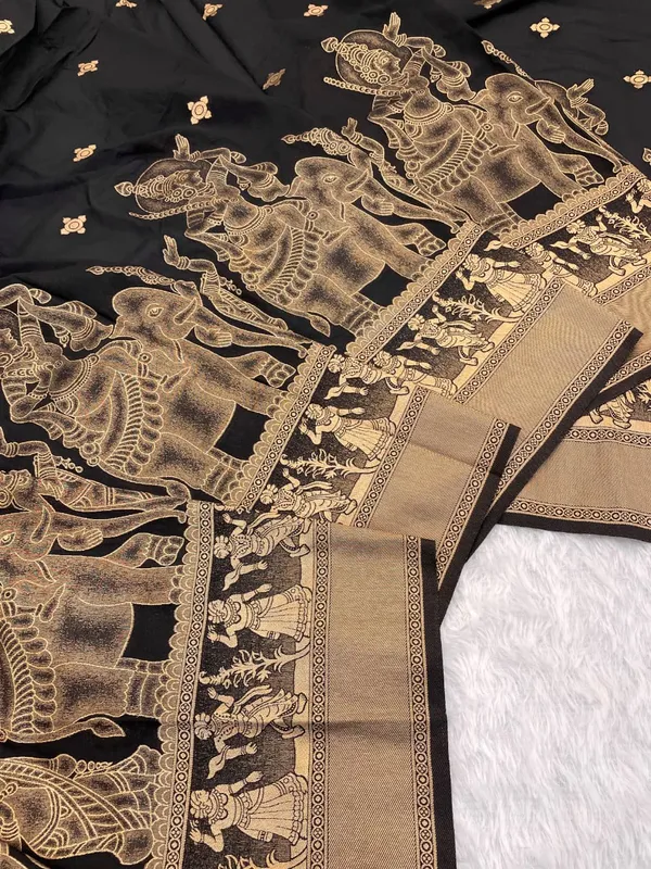 Classic_Black_Kalamkari_Figure_Khaddi_Crepe_Georgette_Saree_With_Rich_Jacquard_Pallu_Unstitched_Blouse