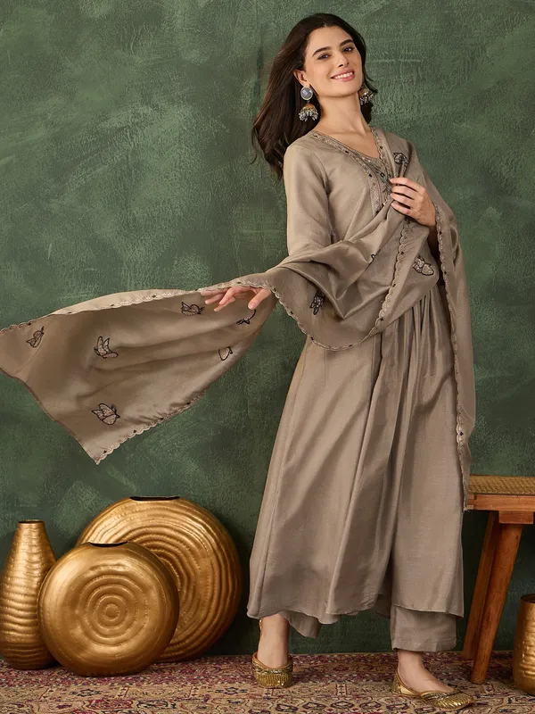 Vichitra_Silk_with_Lining_Embroidered_Flared_Kurta_with_Pant_and_Dupatta