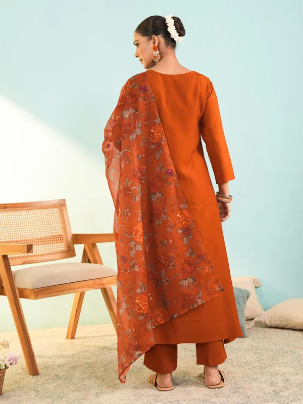 Viscose_Silk_Embroidered_A-Line_Kurta_Set_With_Pant_&_Digital_Print_Dupatta