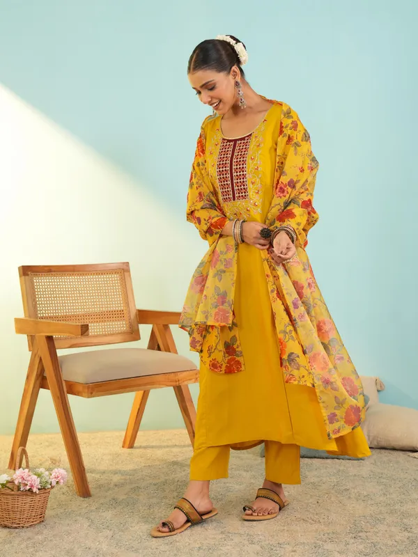 Viscose_Silk_Embroidered_A-Line_Kurta_Set_With_Pant_&_Digital_Print_Dupatta