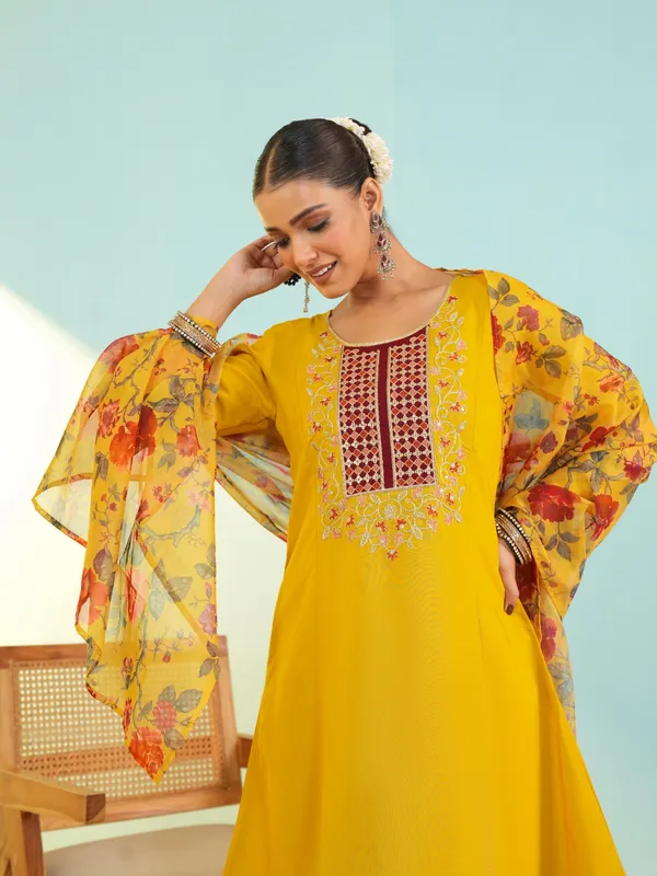 Viscose_Silk_Embroidered_A-Line_Kurta_Set_With_Pant_&_Digital_Print_Dupatta