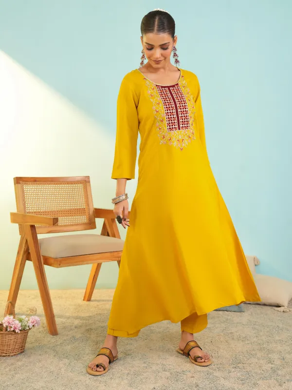 Viscose_Silk_Embroidered_A-Line_Kurta_Set_With_Pant_&_Digital_Print_Dupatta