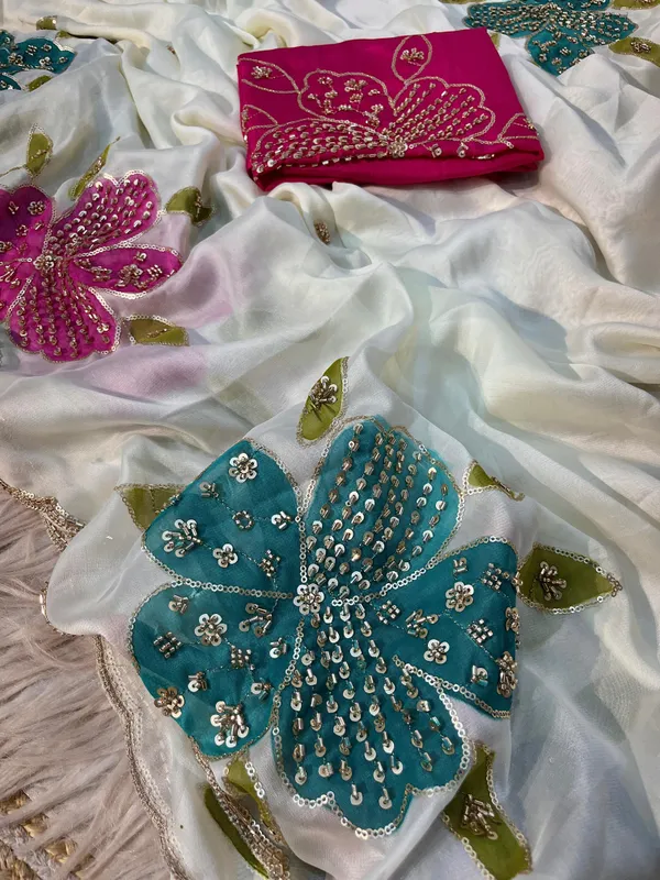 Ivory_Floral_Beaded_Rangoli_Silk_Saree_With_Cutwork_Border_And_Unstitched_Blouse