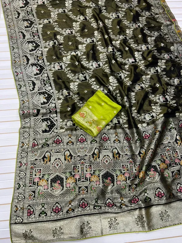 Black_Swan_Motif_Tisu_Shimmer_Viscose_Silk_Saree_With_Rich_Pallu_Unstitched_Blouse