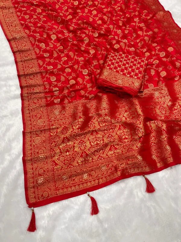 Bridal_Red_Floral_Jaal_Banarasi_Dola_Silk_Saree_With_Antique_Zari_Grand_Pallu_Unstitched_Blouse