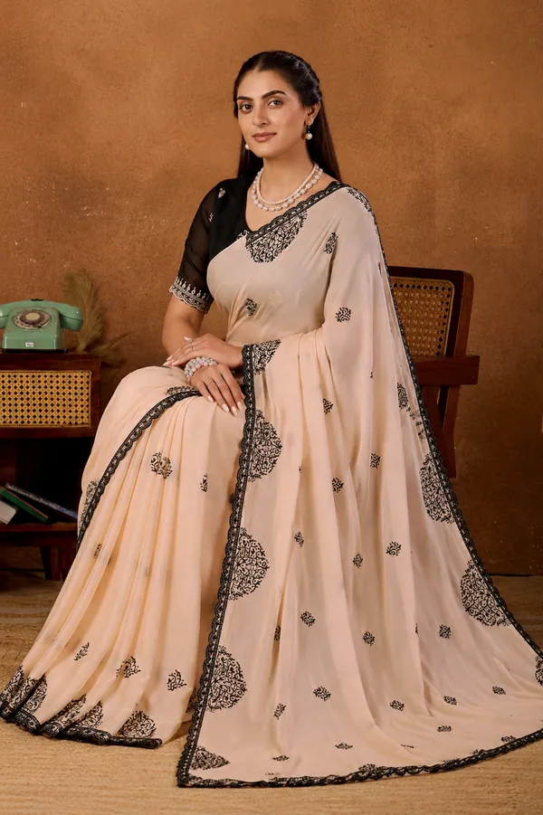 Cream_Beige_Mandala_Art_Rangoli_Saree_With_Scallop_Border_Contrast_Unstitched_Blouse