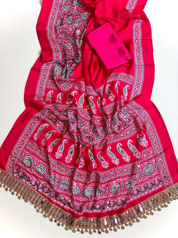 Hot_Pink_Ajrak_Print_Pure_Soft_Crepe_Silk_Saree_With_Printed_Pallu_Mirror_Lace_And_Unstitched_Blouse