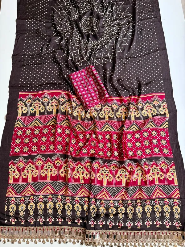 Black_Chakra_Bandhani_Print_Crepe_Silk_Saree_With_Ajrakh_Print_Pallu_Mirror_Work_Unstitched_Blouse