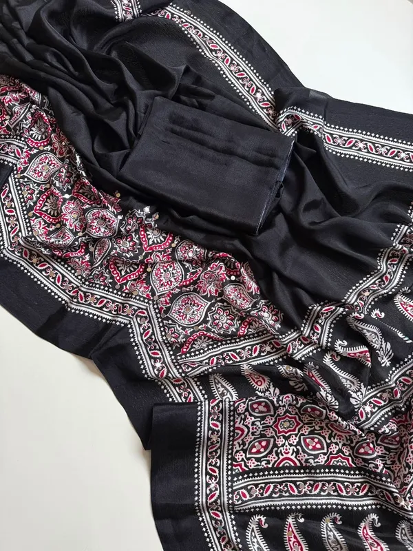 Black_Ajrak_Print_Pure_Soft_Crepe_Silk_Saree_With_Mirror_Work_Embellished_Pallu_And_Unstitched_Blouse