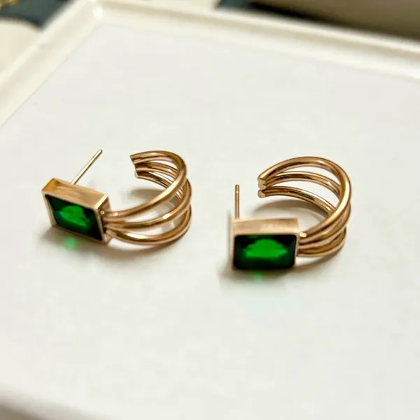 Emerald_Stone_Cuffs