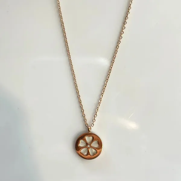 Marble_Flower_Pendant_Chain