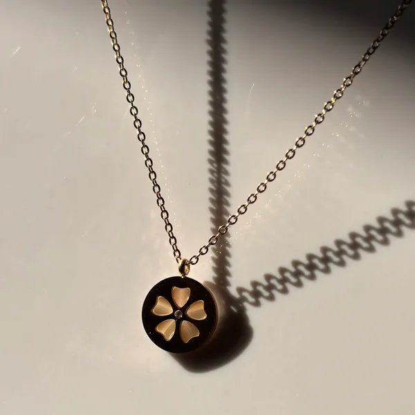 Marble_Flower_Pendant_Chain