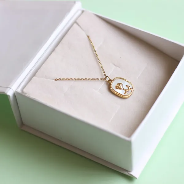 Eva_Rose_Necklace