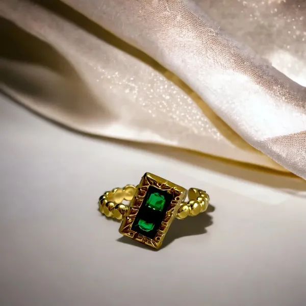 Green_Stone_Golden_Adjustable_Ring