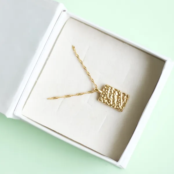 Blooming_Rectangle_Gold_Pendant_Chain
