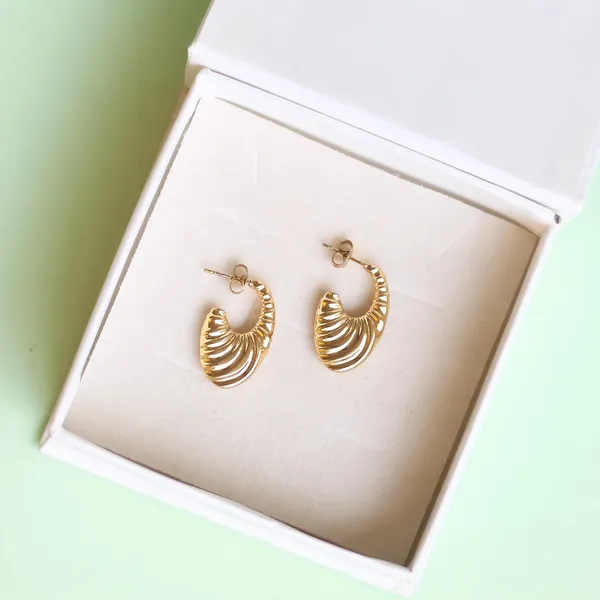 Gold_Croissant_Hoops