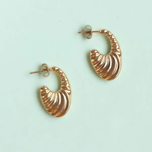 Gold_Croissant_Hoops