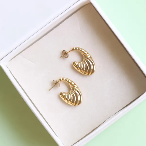 Gold_Croissant_Hoops
