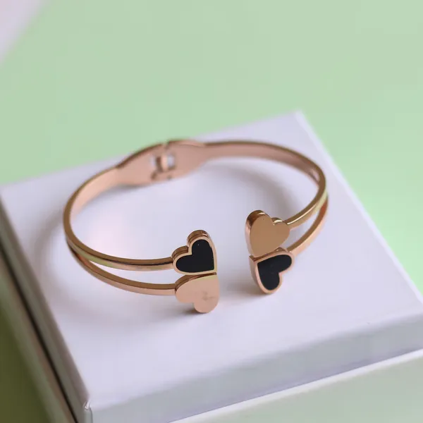 Open_Cuff_Heart_Bracelet