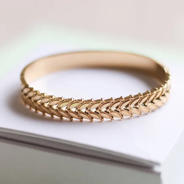 Sleek_Leaf_Bangle