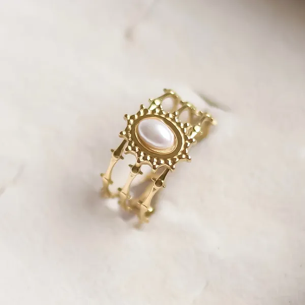 Caroline_Ring