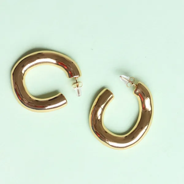 Delilah_Hoops
