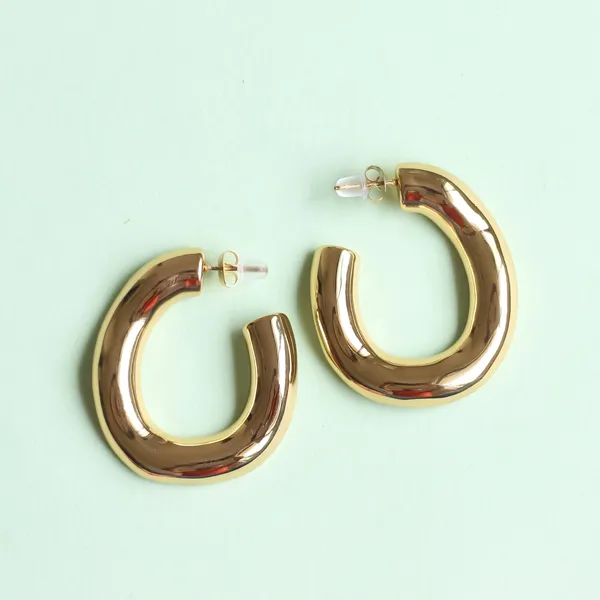 Delilah_Hoops