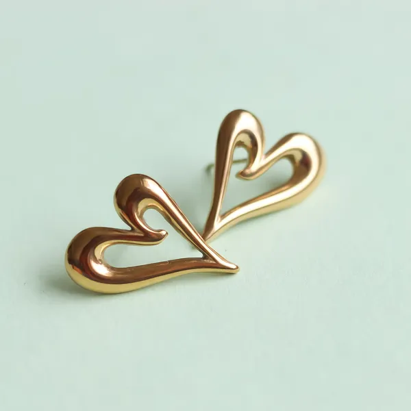 Love_Studs