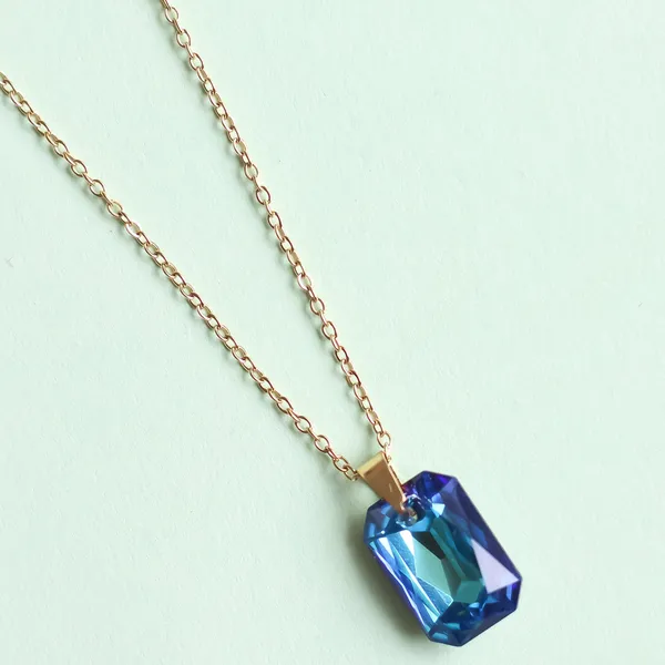 Crystal_Blue_Necklace