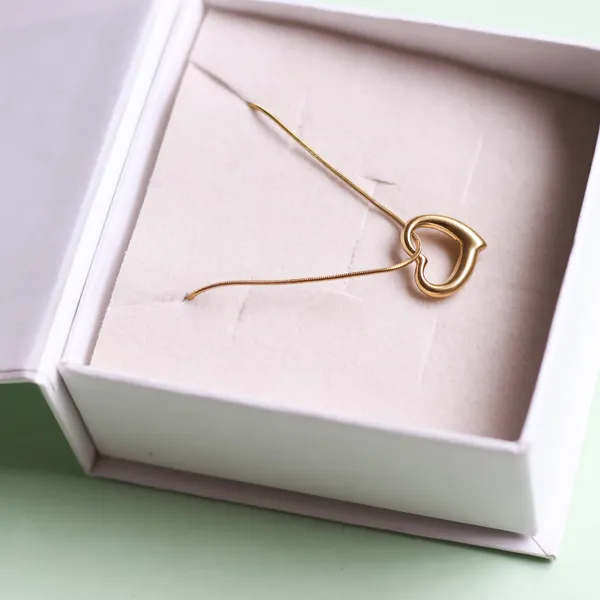 Hollow_Love_Necklace