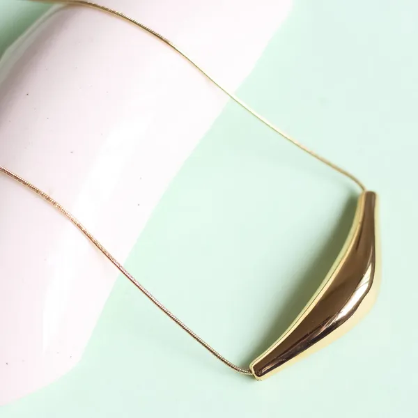 Alice_Gold_Statement_Necklace
