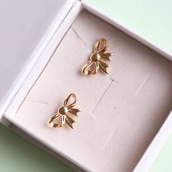 Bow_Studs