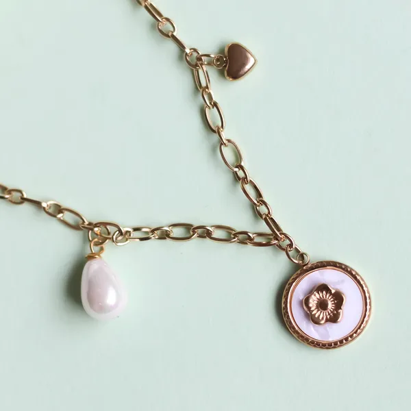 Palescent_Necklace