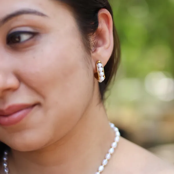 Elsa_Pearl_Hoop_Earrings