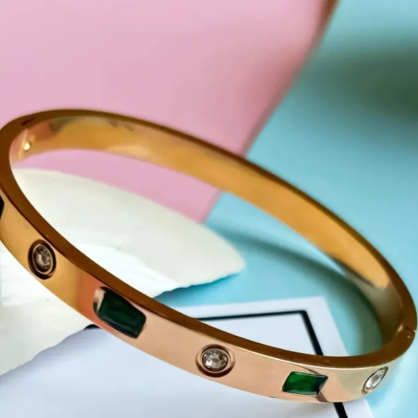 Emerald_Stone_Cartier_Bracelet