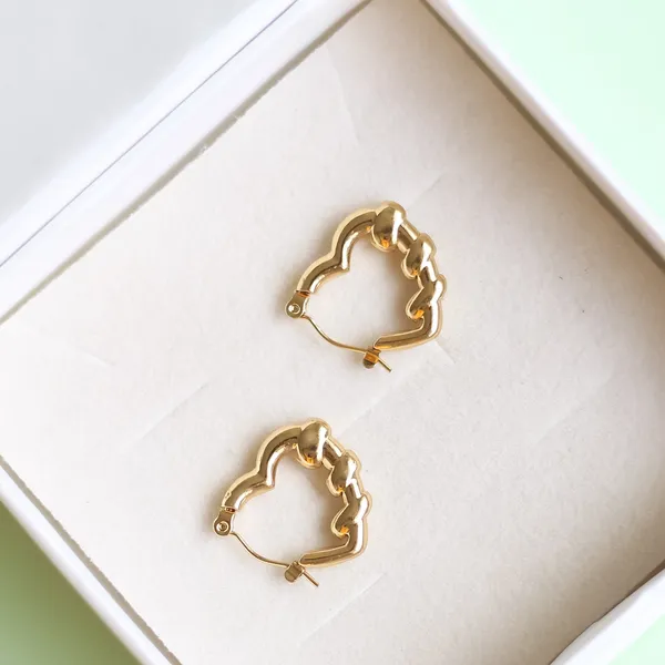 Twisted_Double_Heart_Hoops