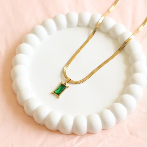 Snake_Chain_With_Emerald_Stone_Pendant_Gold_Plated
