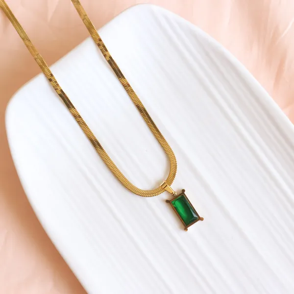 Snake_Chain_With_Emerald_Stone_Pendant_Rose_Gold_Plated
