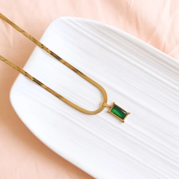 Snake_Chain_With_Emerald_Stone_Pendant_Rose_Gold_Plated