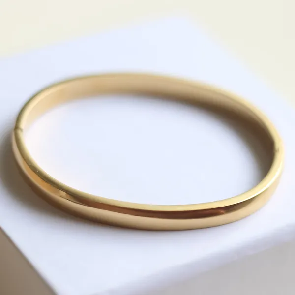 Classy_Plain_Bracelet
